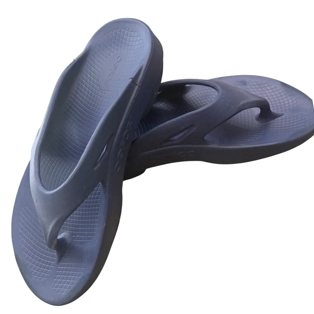 Oofos OOriginals Recovery Sandals Mens 11 Womens 13 Navy Blue Thong Flip Flops